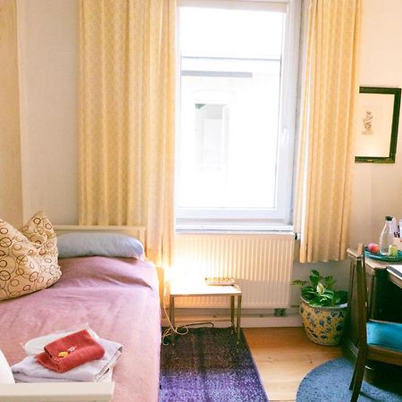Zimmer In Kuenstlerwohnung Štutgart Exteriér fotografie